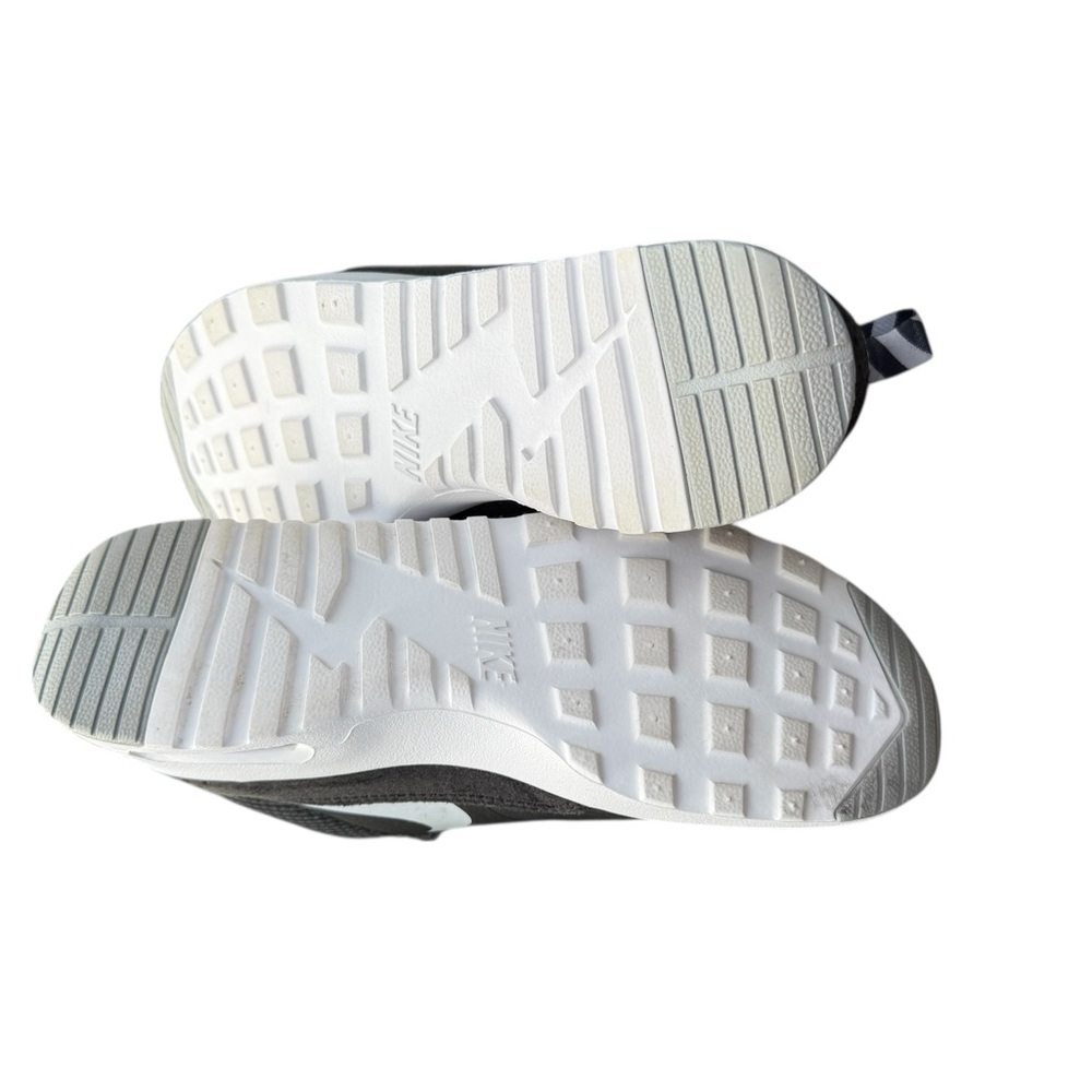 Nike Wmns Air Max Black & White siza 7.5 - Picture 6 of 8